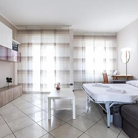 Lovely 15m From Duomo M1 * Milan